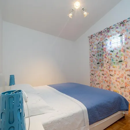 With A Parking Space Sveti Filip I Jakov, Biograd - 21221 Apartment
